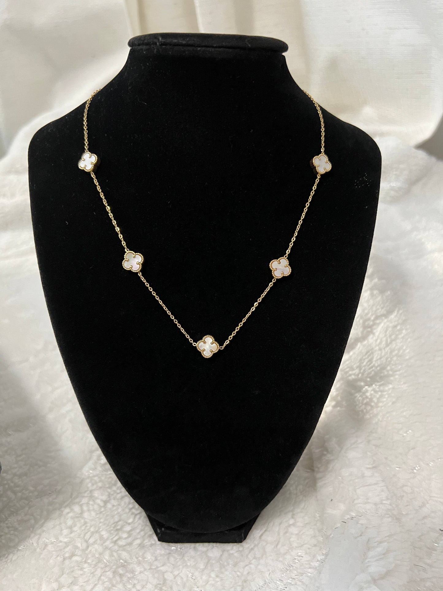 Clover Necklace In White